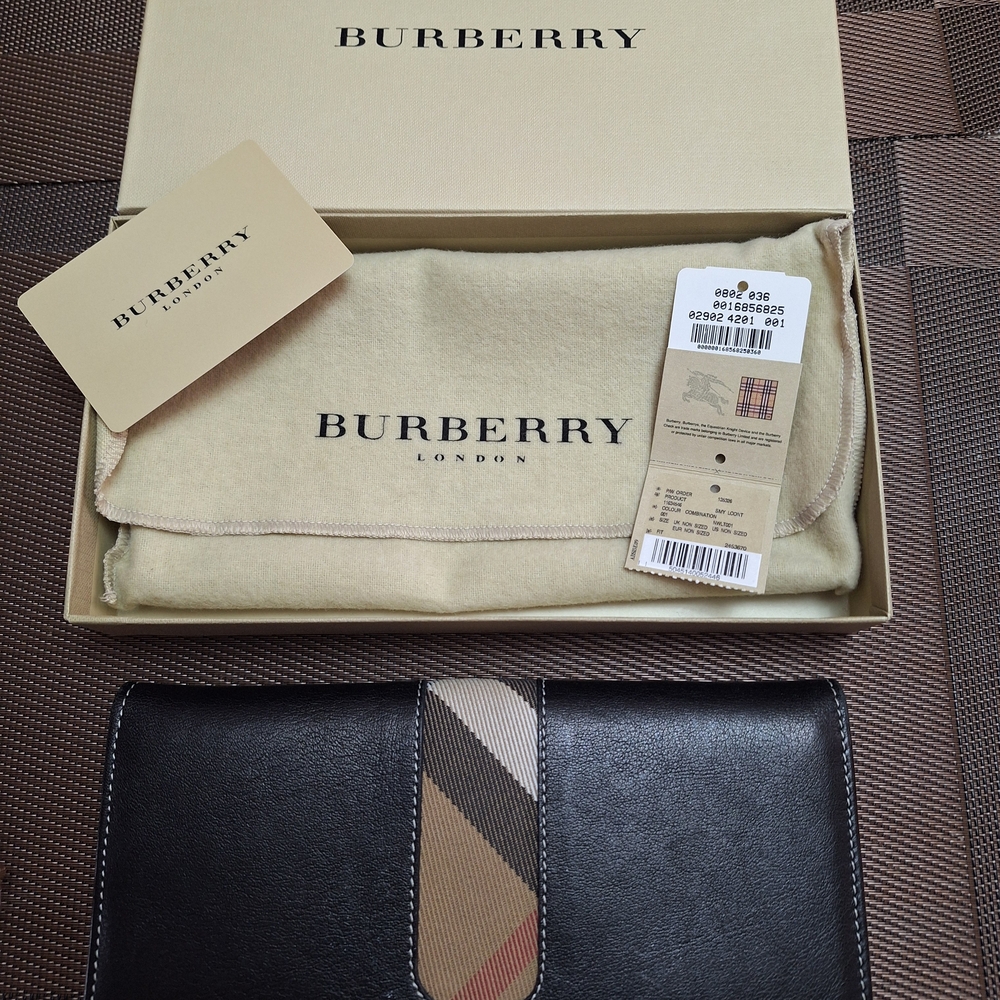 Burberry Black and Tan Leather Wallet